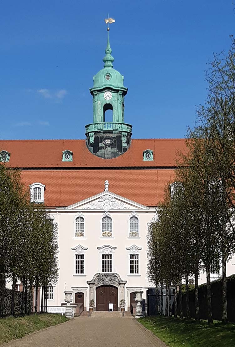 Barockschloß Lichtenwalde mit einem der schönsten Schloßparks in Sachsen